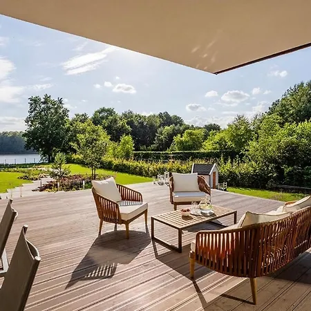 Bench And Sielawka Villa *